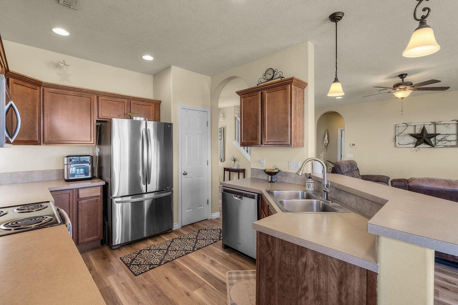 Photo of 621 SE Nugget Lane 13 of 77
