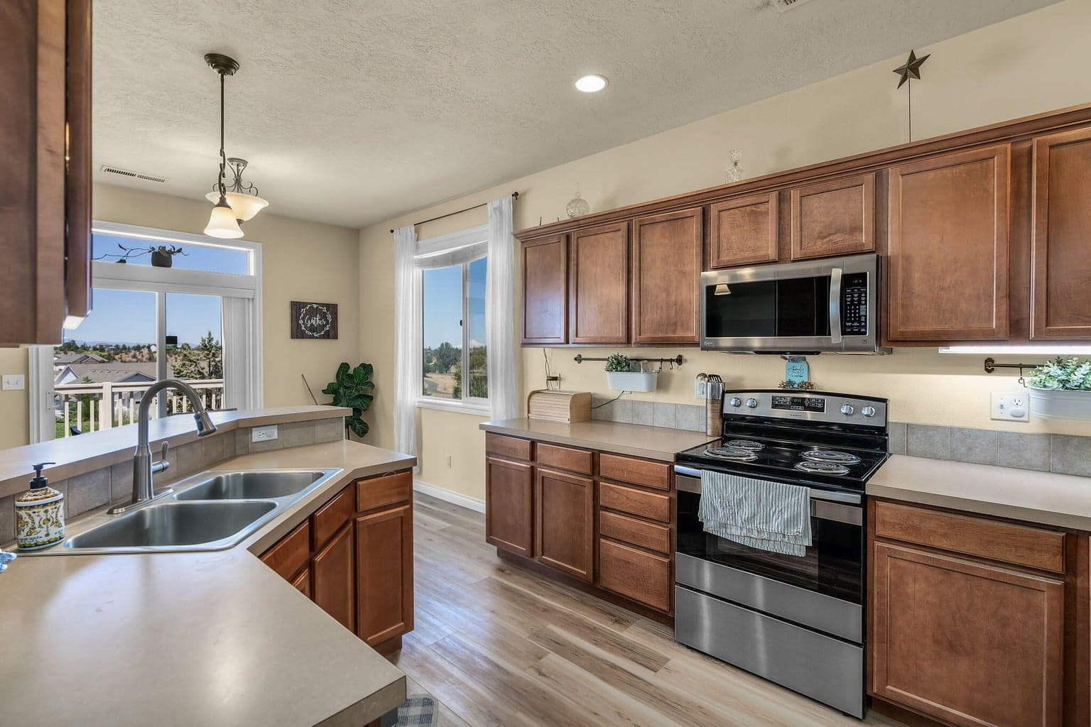 Photo of 621 SE Nugget Lane 14 of 77