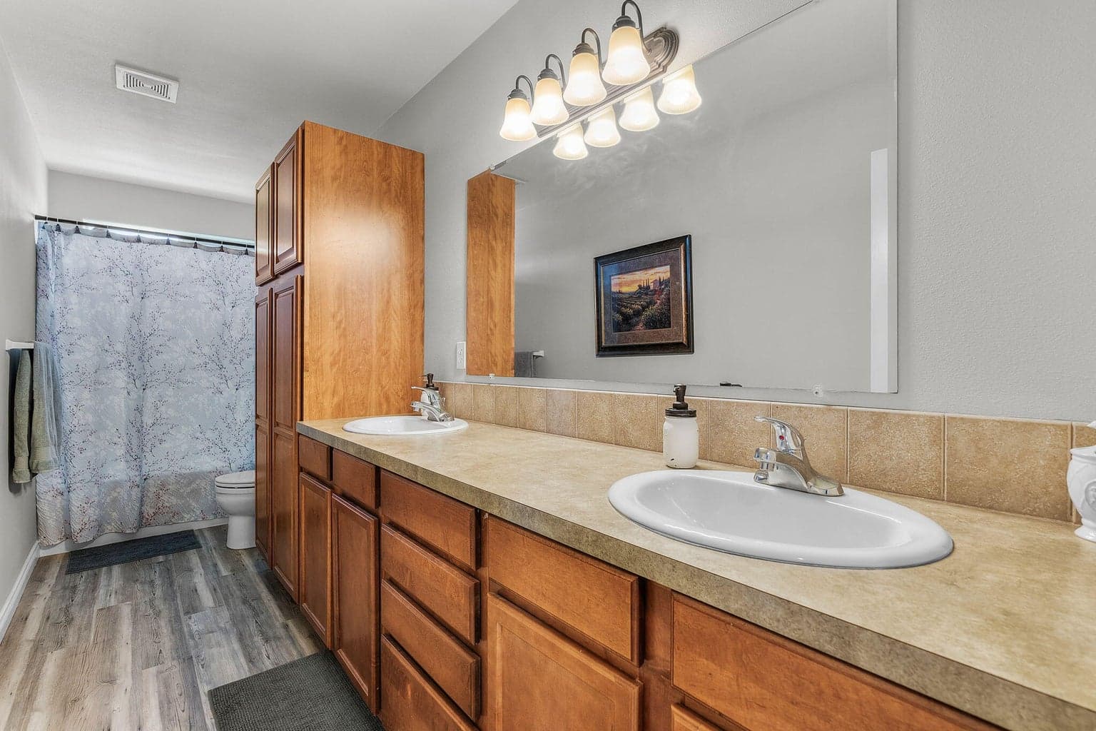 Photo of 621 SE Nugget Lane 25 of 77