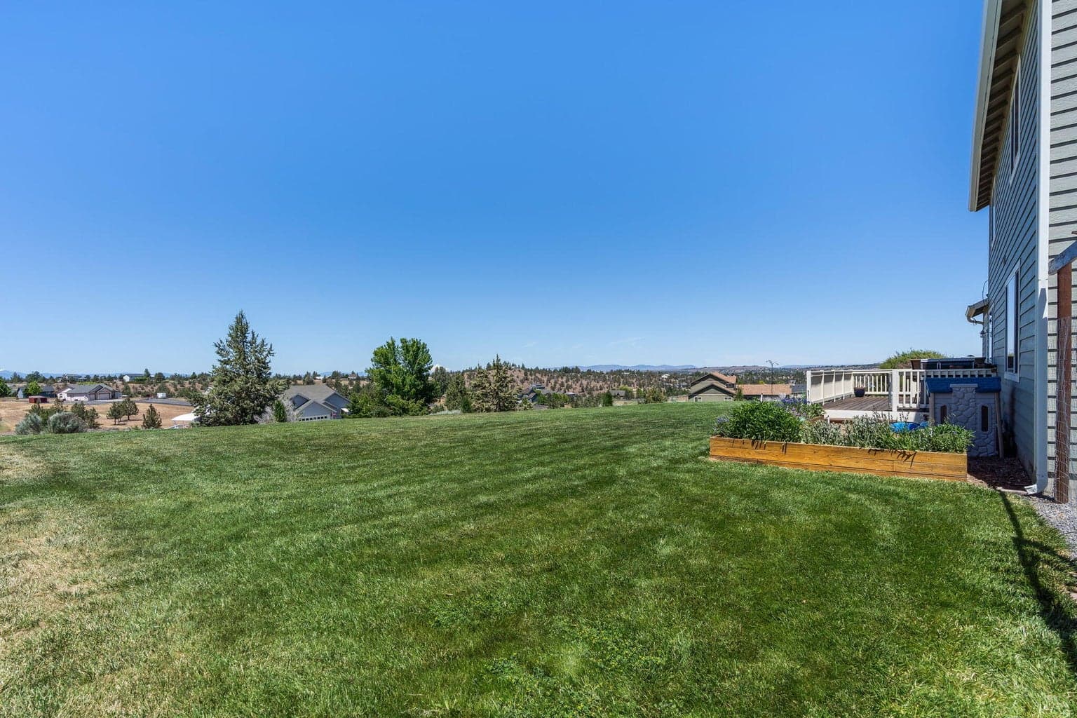 Photo of 621 SE Nugget Lane 35 of 77