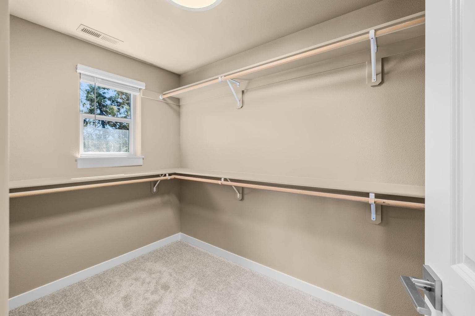 Photo of 745 NW Varnish Place 12 of 16