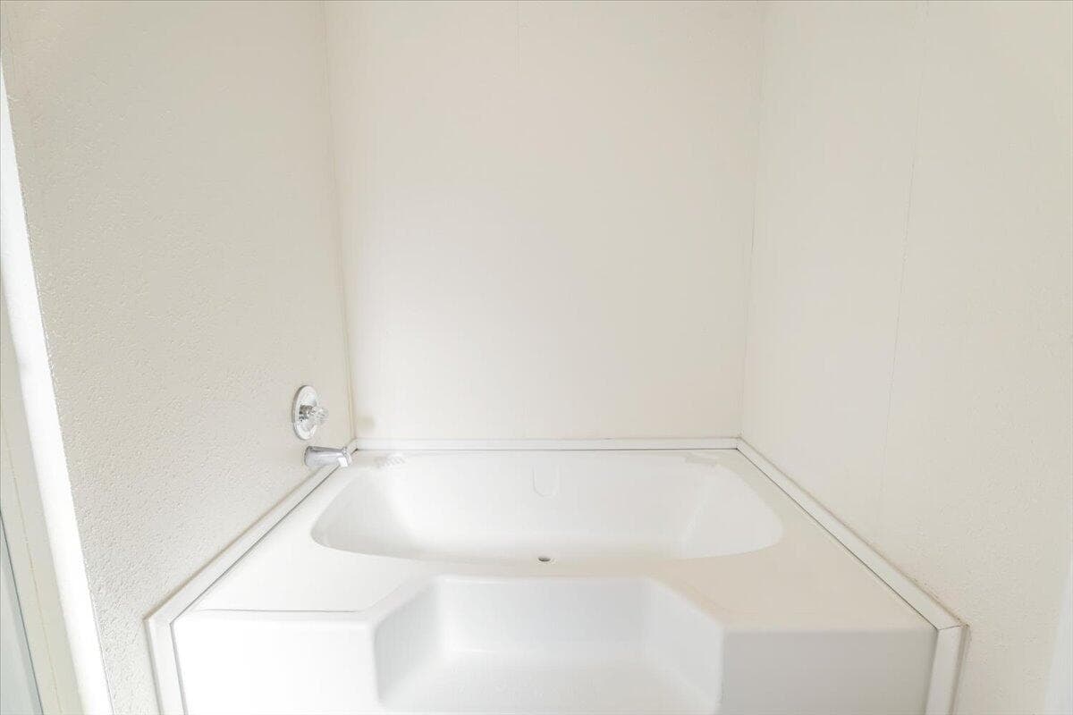 Soaking Tub Primary