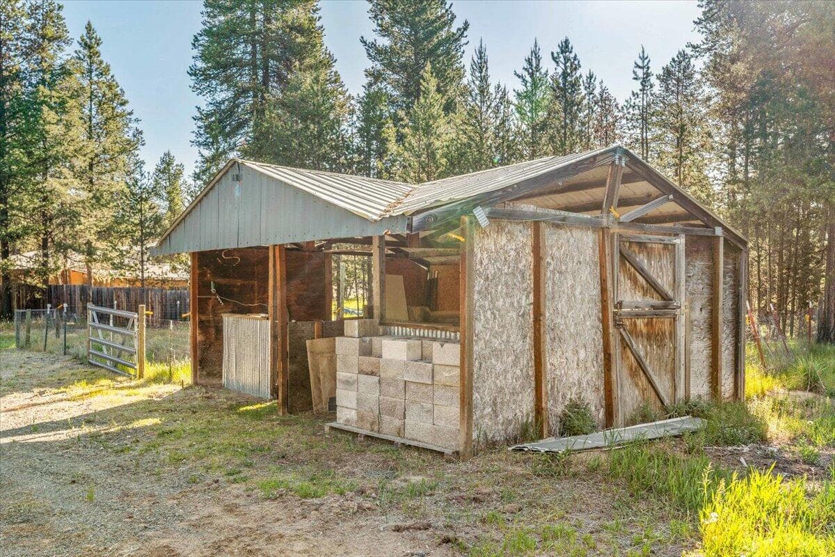 Photo of 16201 Hawks Lair Road 36 of 52