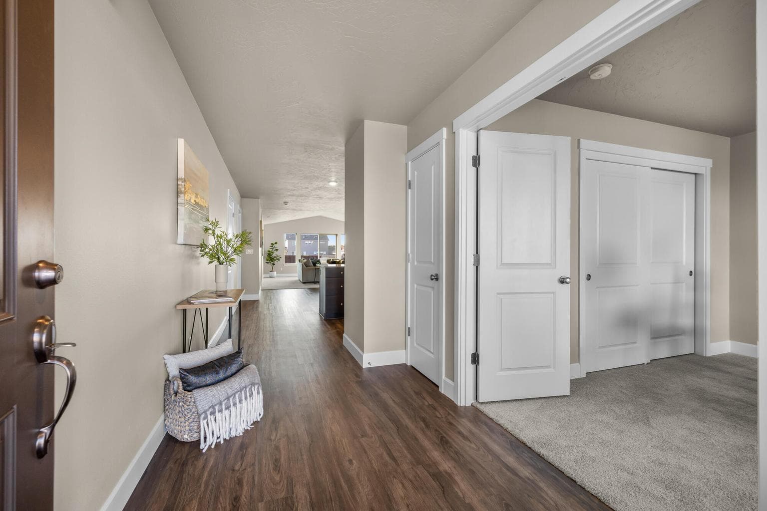 Photo of 1153 Walnut 4 of 18