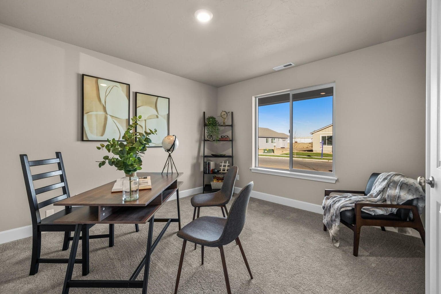 Photo of 1153 NW Walnut Avenue 6 of 18