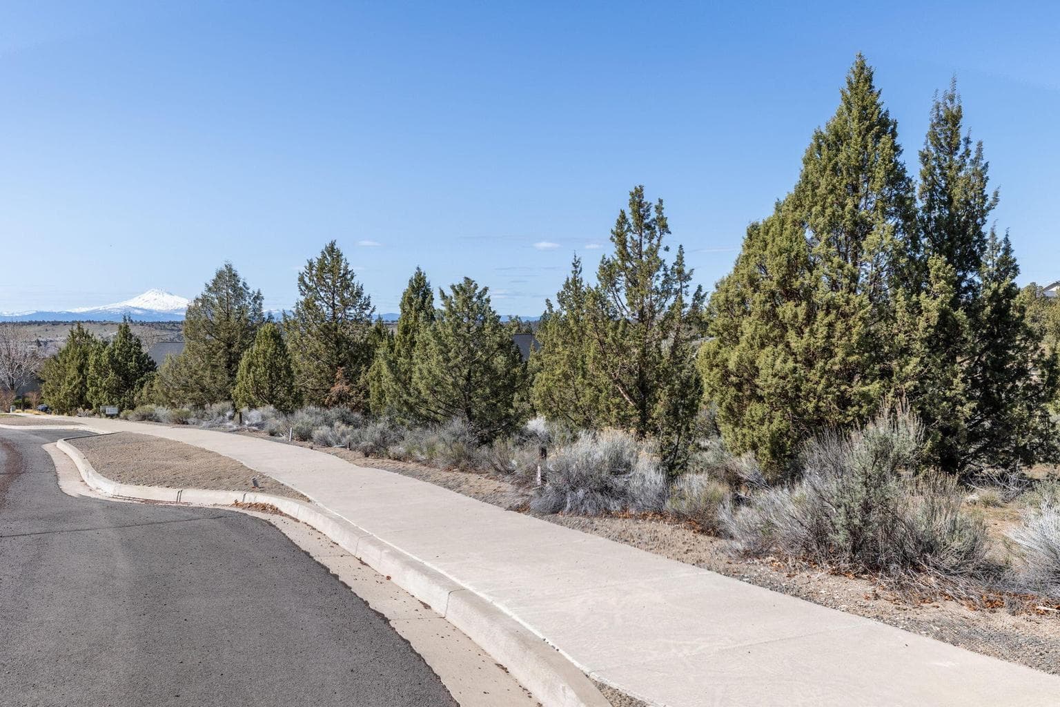 Photo of SE Yarrow Avenue 10 of 44