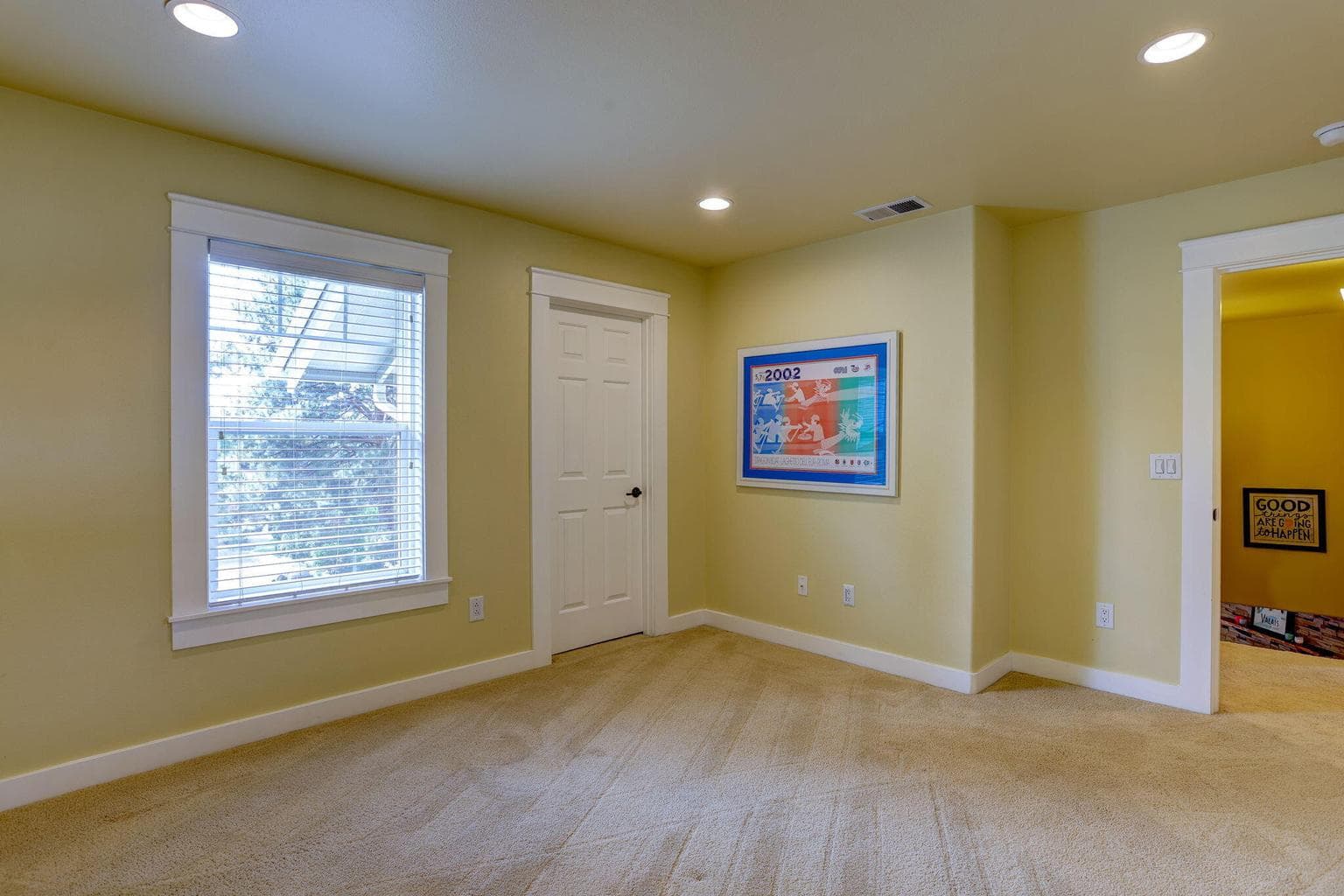 Photo of 1850 NE Berg Way 11 of 28