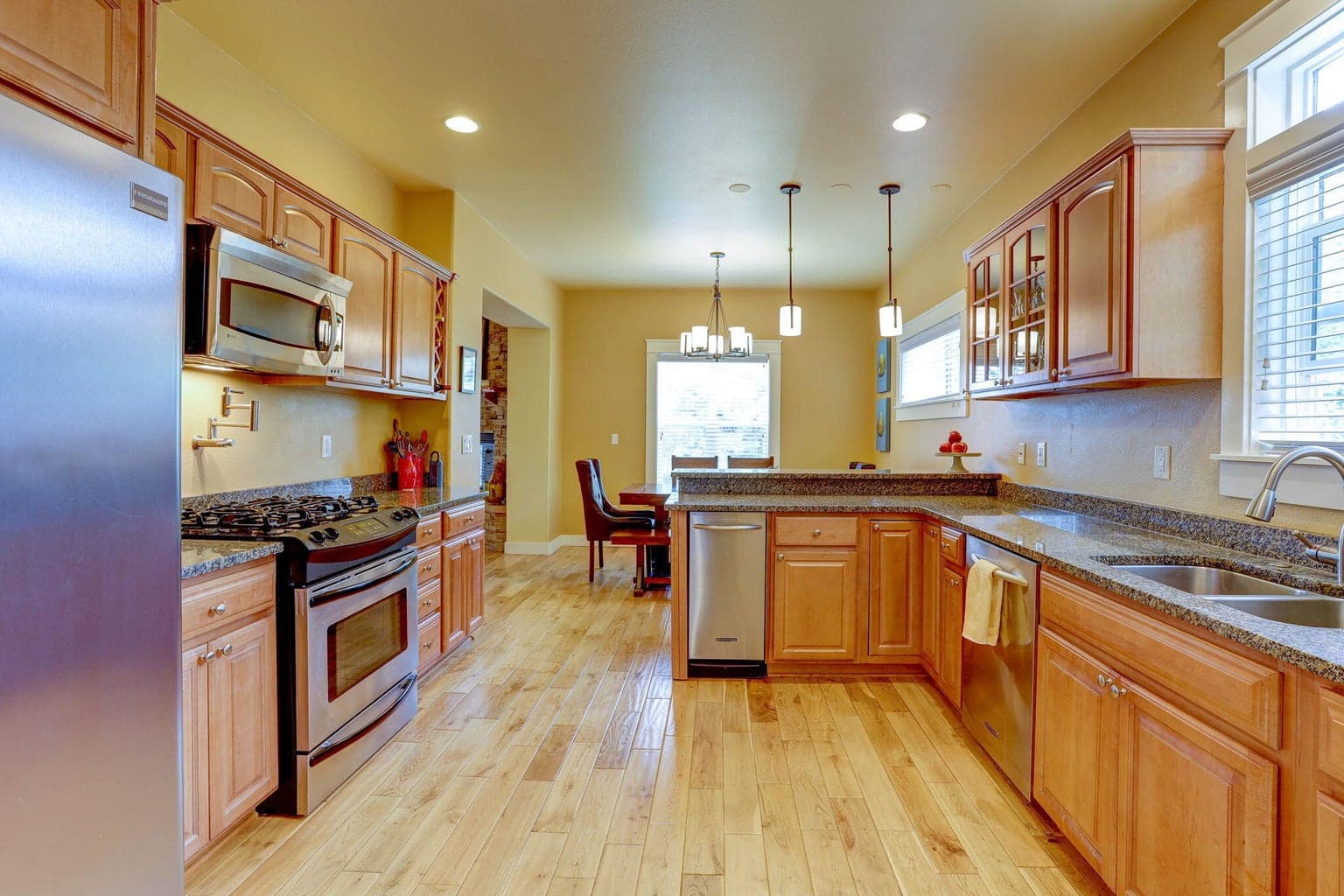 Photo of 1850 NE Berg Way 8 of 28