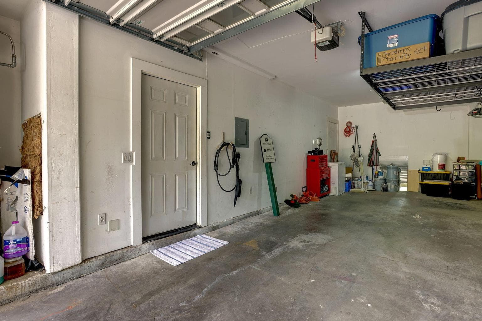 Photo of 1850 NE Berg Way 25 of 28