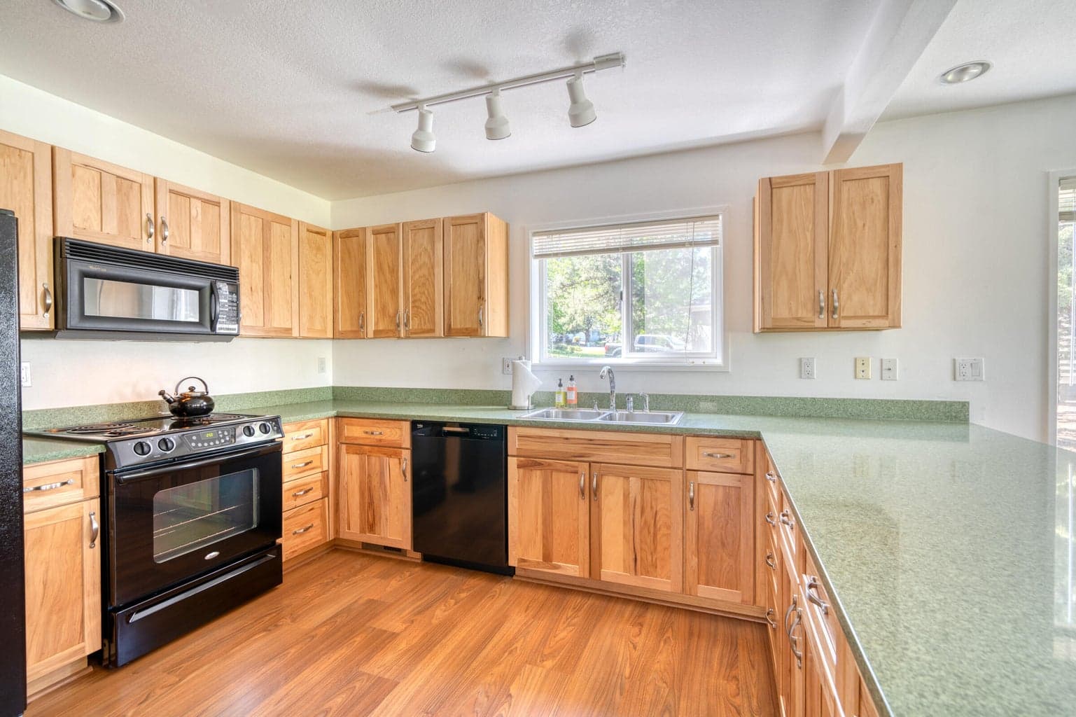 Photo of 2028 Osprey Drive 17 of 36