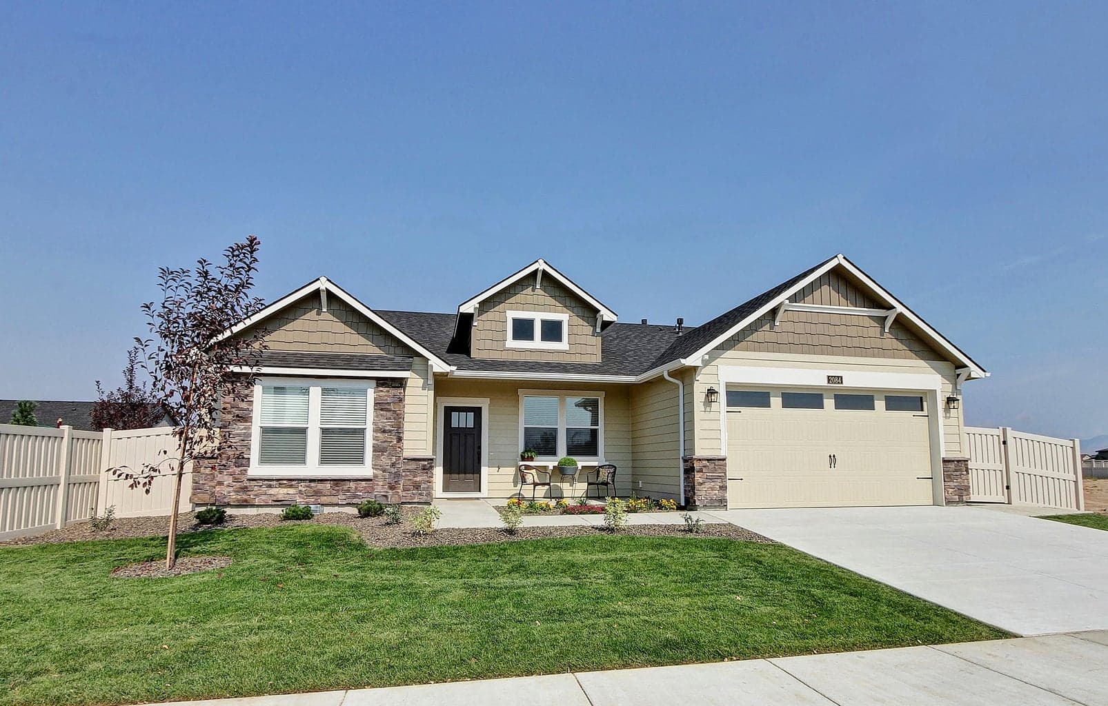 Photo of 3261 Canyon 1 of 1