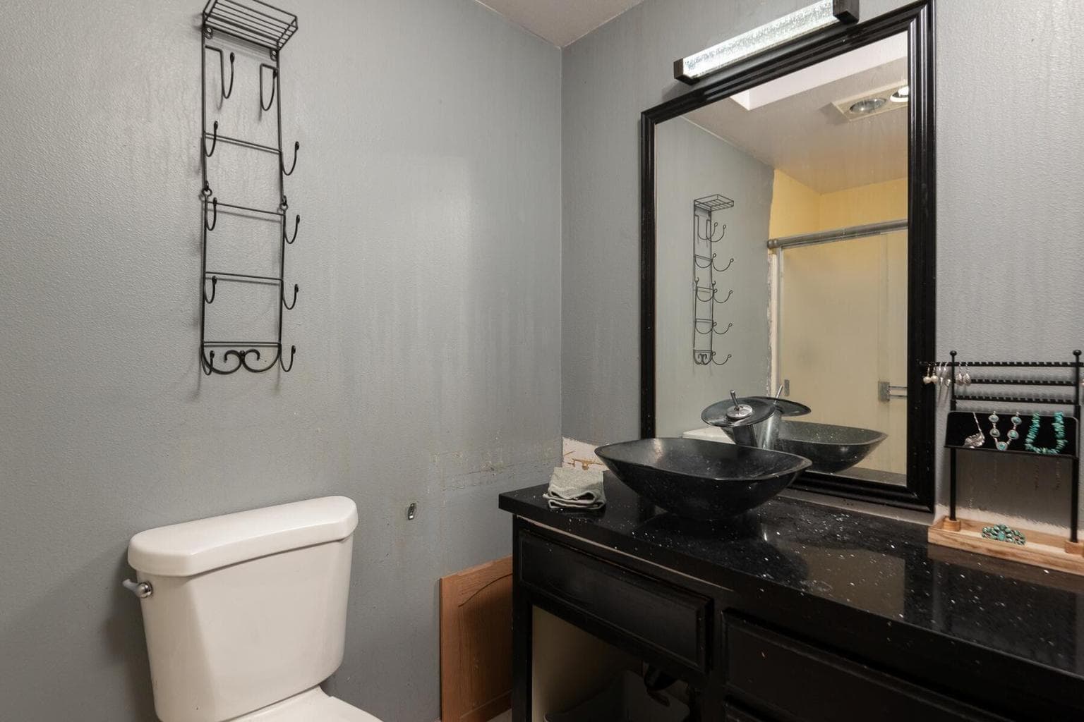Photo of 2241 NE Hyatt Court 16 of 22