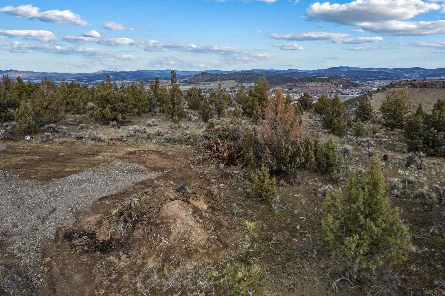 Photo of SE Kennedy Way 7 of 29