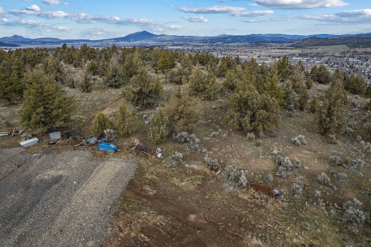 Photo of SE Kennedy Way 8 of 29