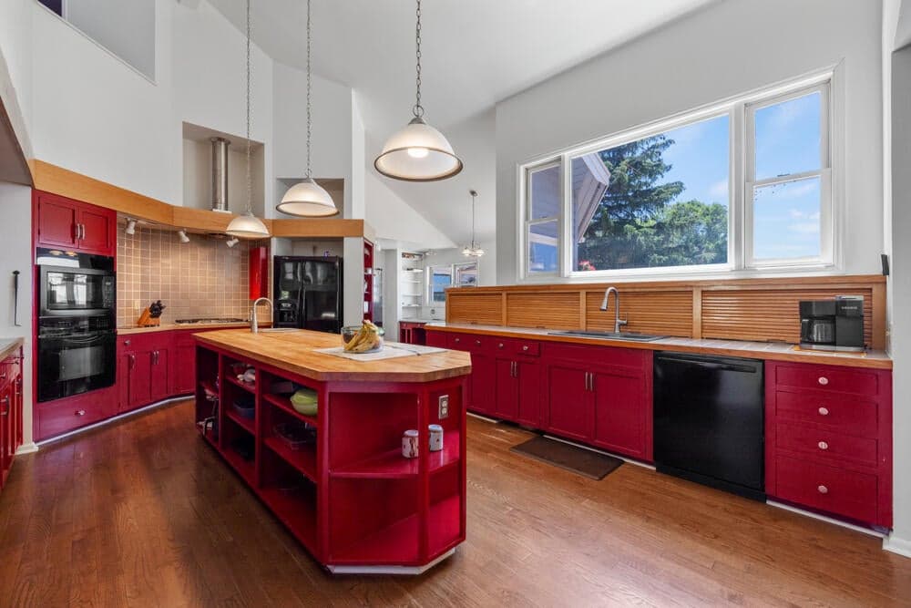 Photo of 17356 Hill 6 of 125