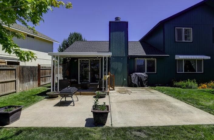 Photo of 2250 NW Jackpine Court 21 of 24