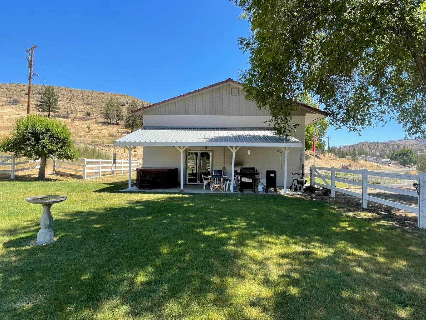 32311 HWY 19-207, Spray, 97874