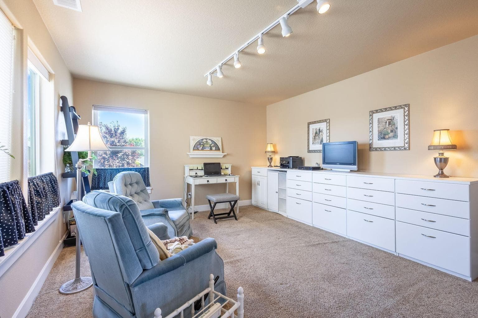 Upstairs bedroom/office/bonus room