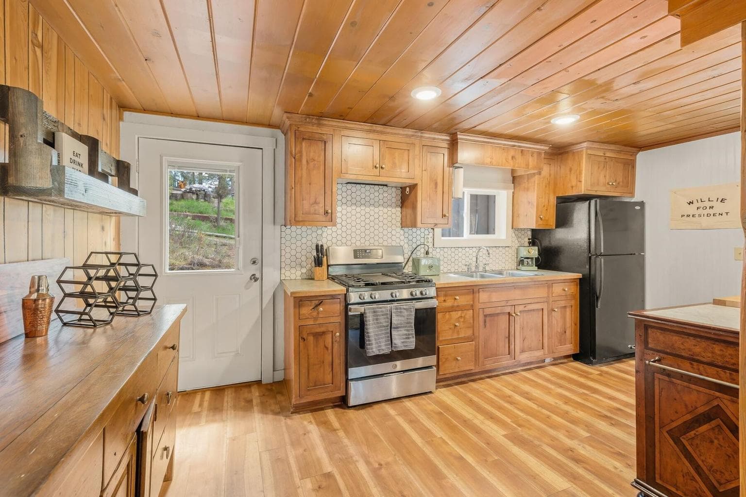 Photo of 51970 Old Wickiup Road 18 of 53