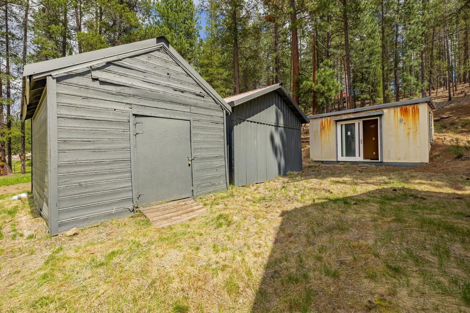 Photo of 51970 Old Wickiup Road 34 of 53