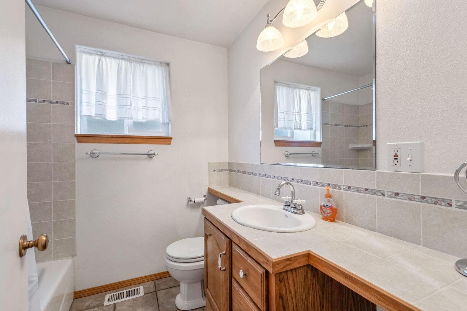 Photo of 498 NW Birch Lane 22 of 38