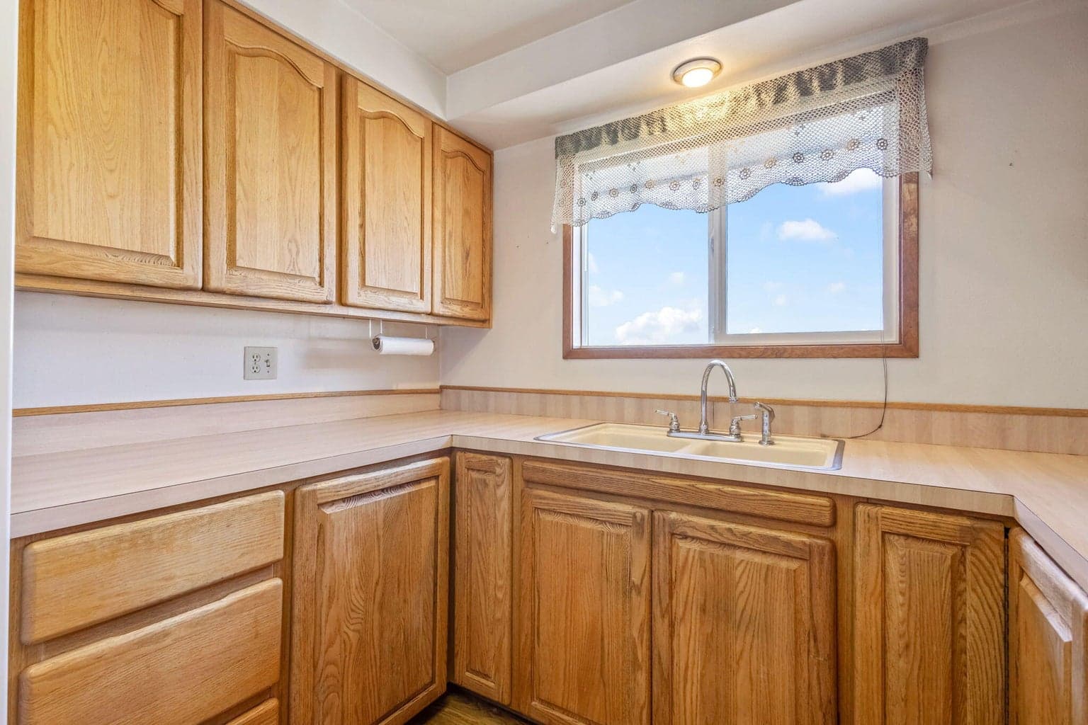 Photo of 498 NW Birch Lane 18 of 38