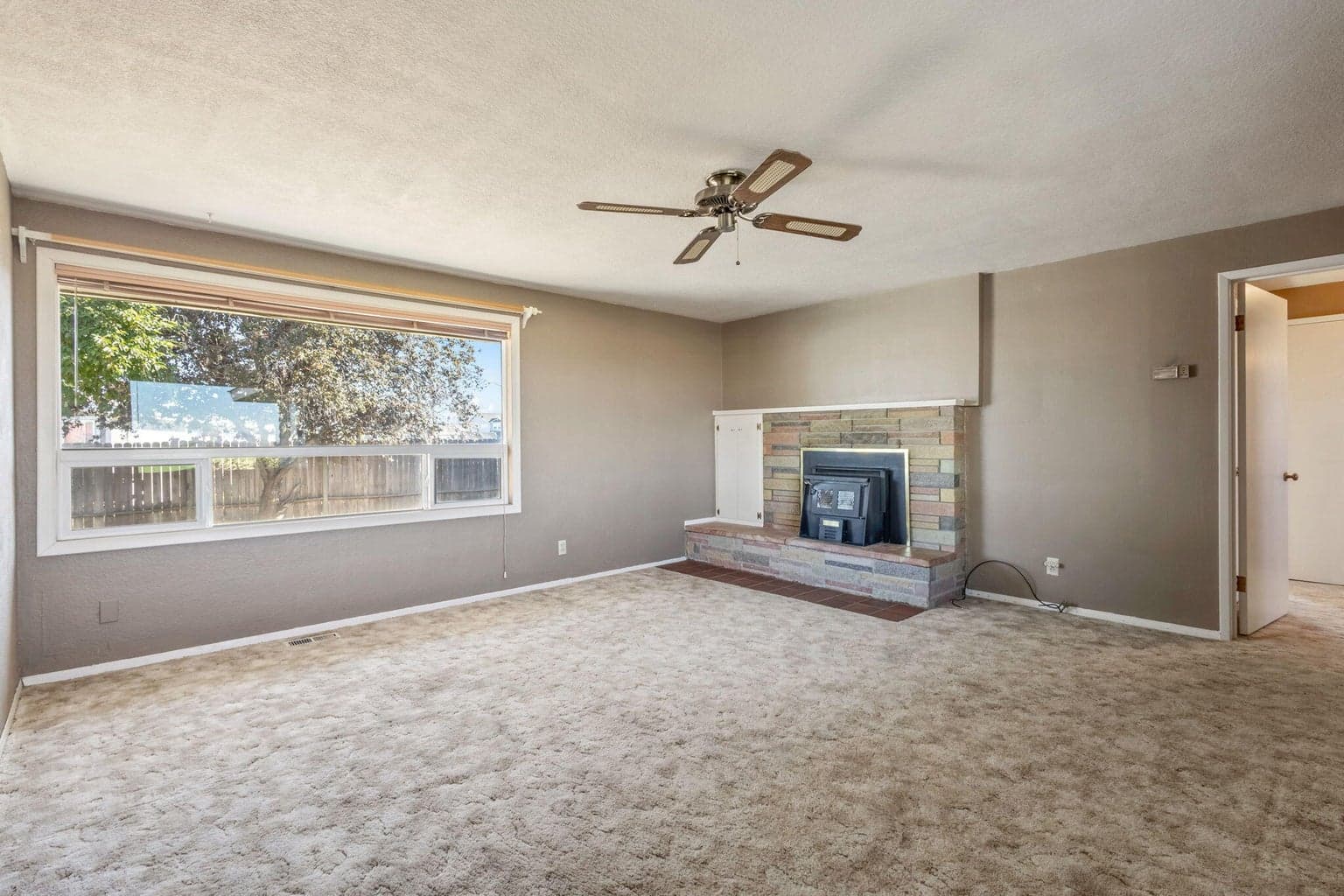 Photo of 498 NW Birch Lane 12 of 38
