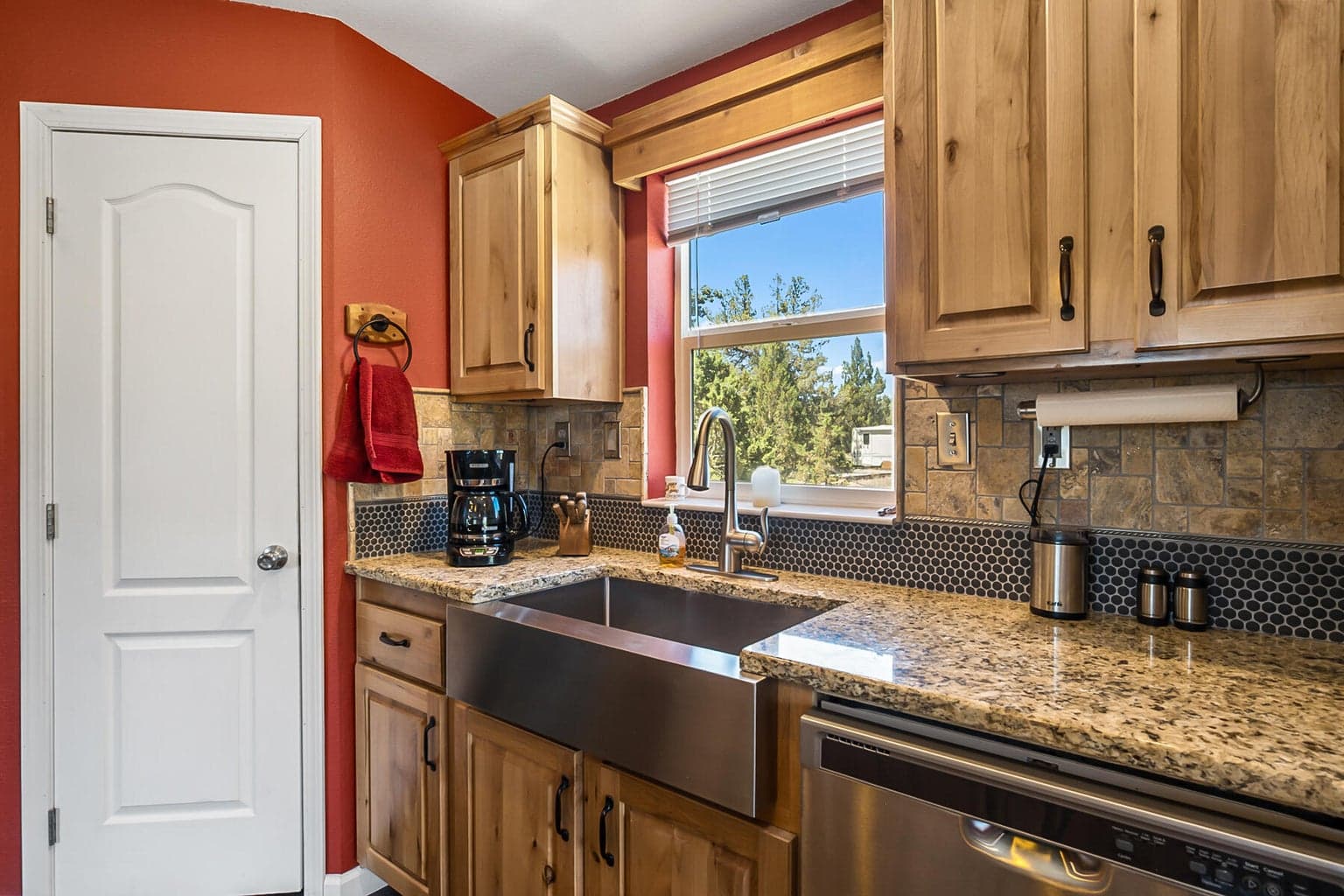 Photo of 15857 SE Yurok Road 11 of 35