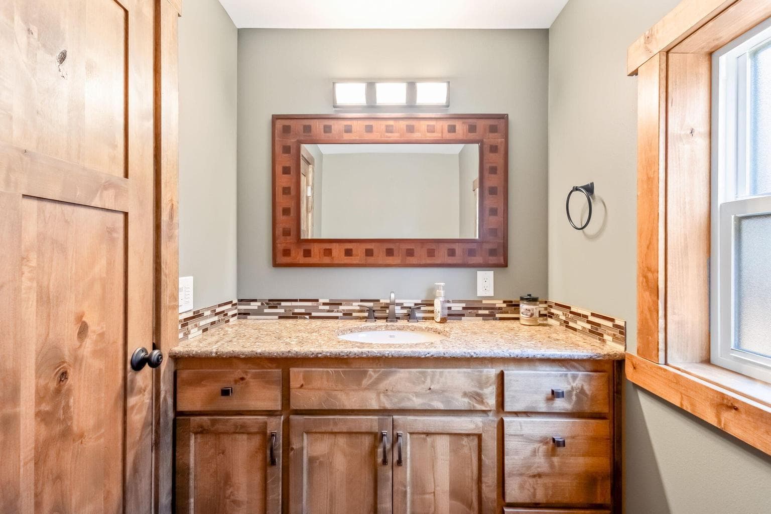Photo of 3068 SW Reif Road 27 of 54
