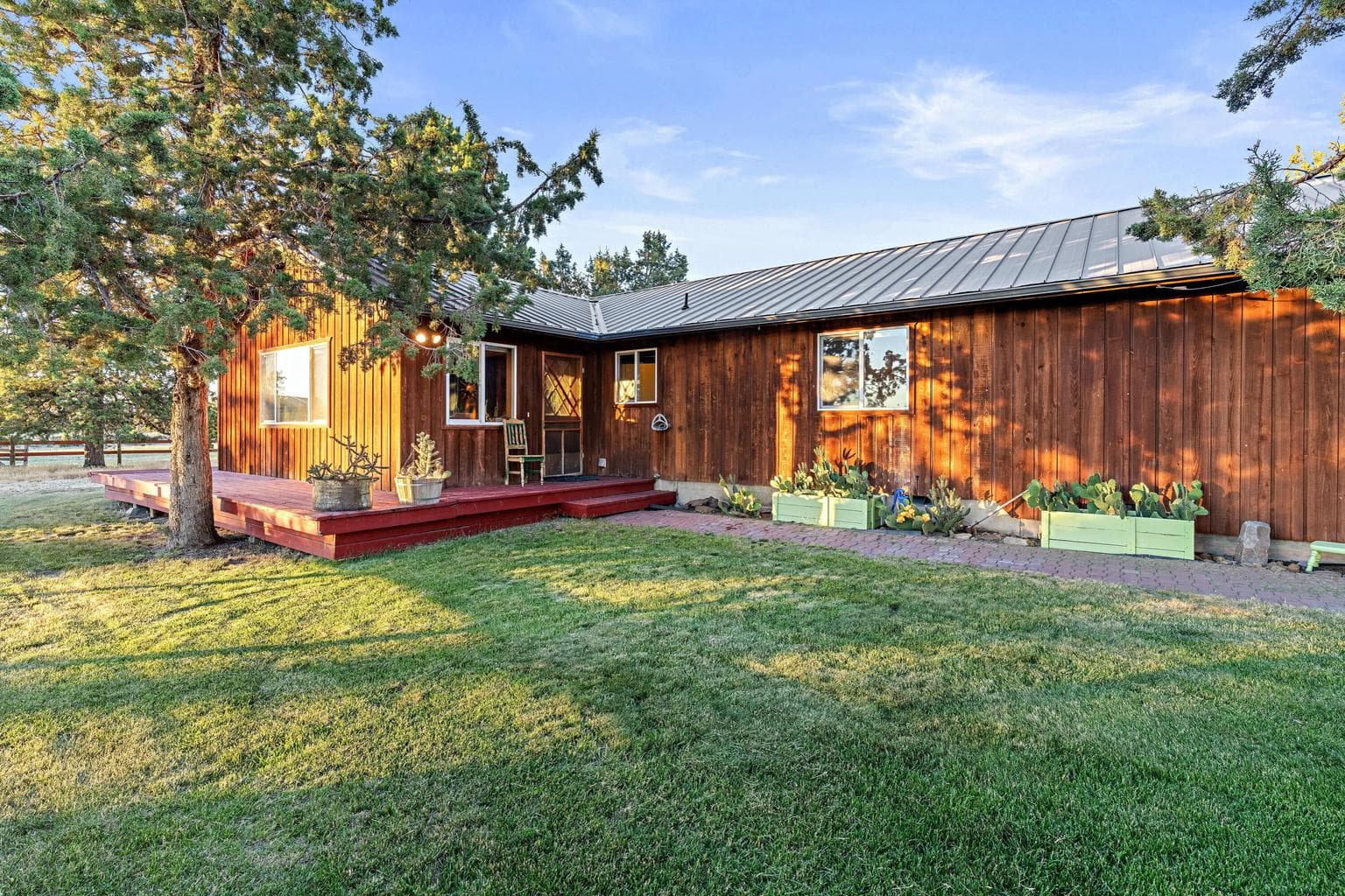 1594 Bent, Powell Butte, 97753