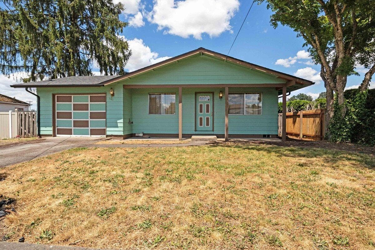 543 Robidoux, Stayton, 97383