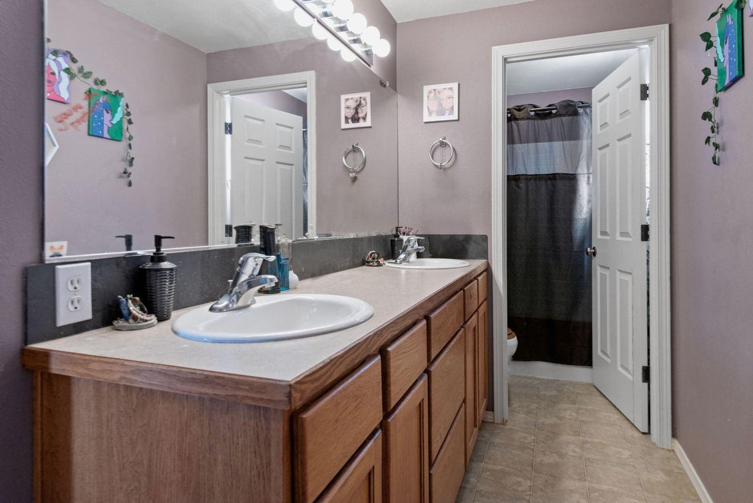 Photo of 644 NE Cobblestone Lane 10 of 20