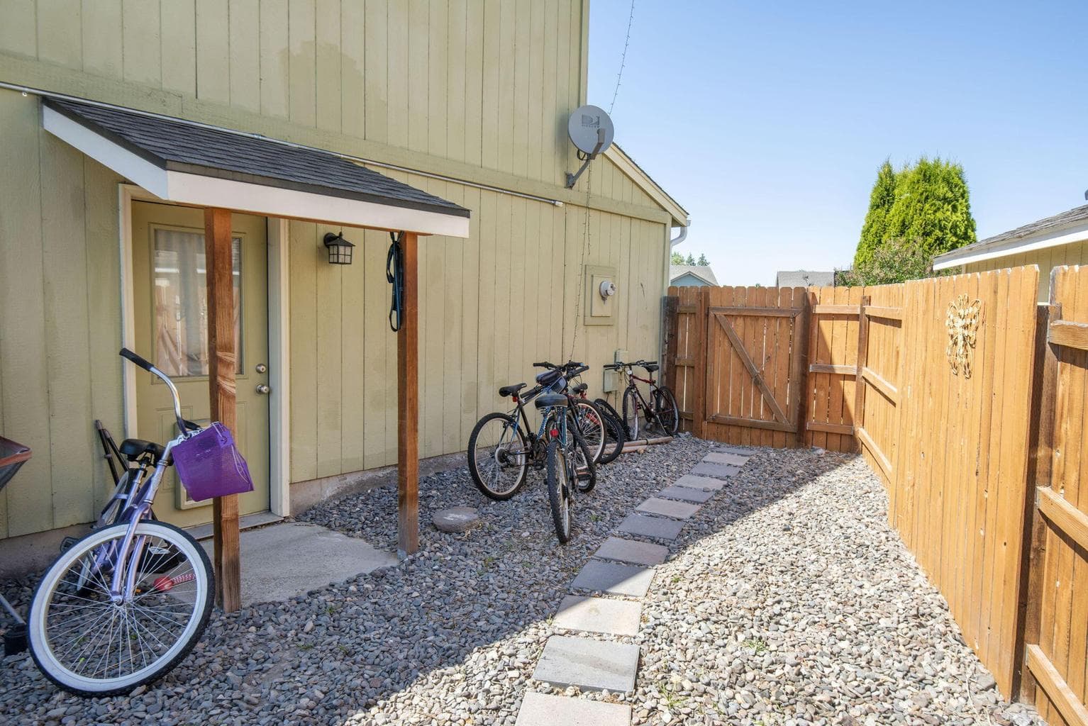 Photo of 644 NE Cobblestone Lane 18 of 20