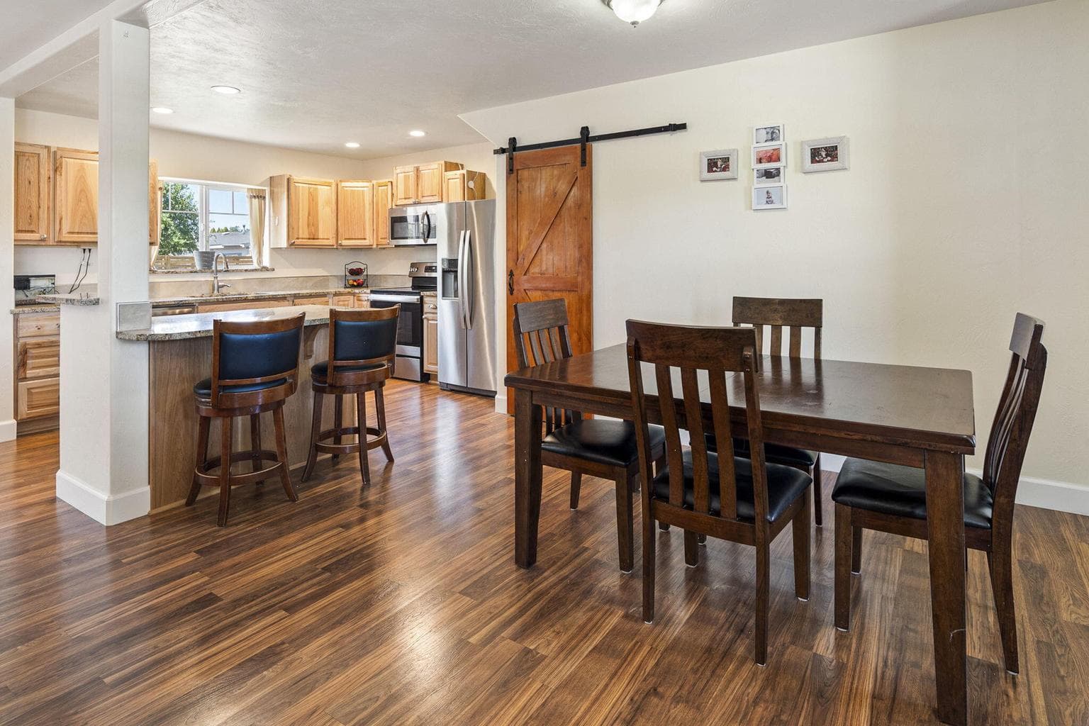 Photo of 685 NW Rimrock Drive 12 of 45