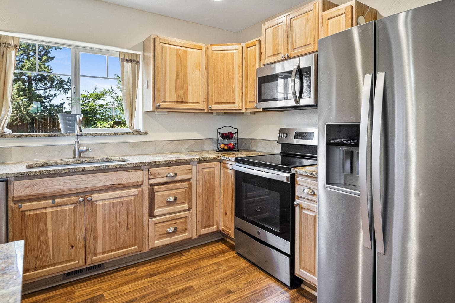 Photo of 685 NW Rimrock Drive 14 of 45