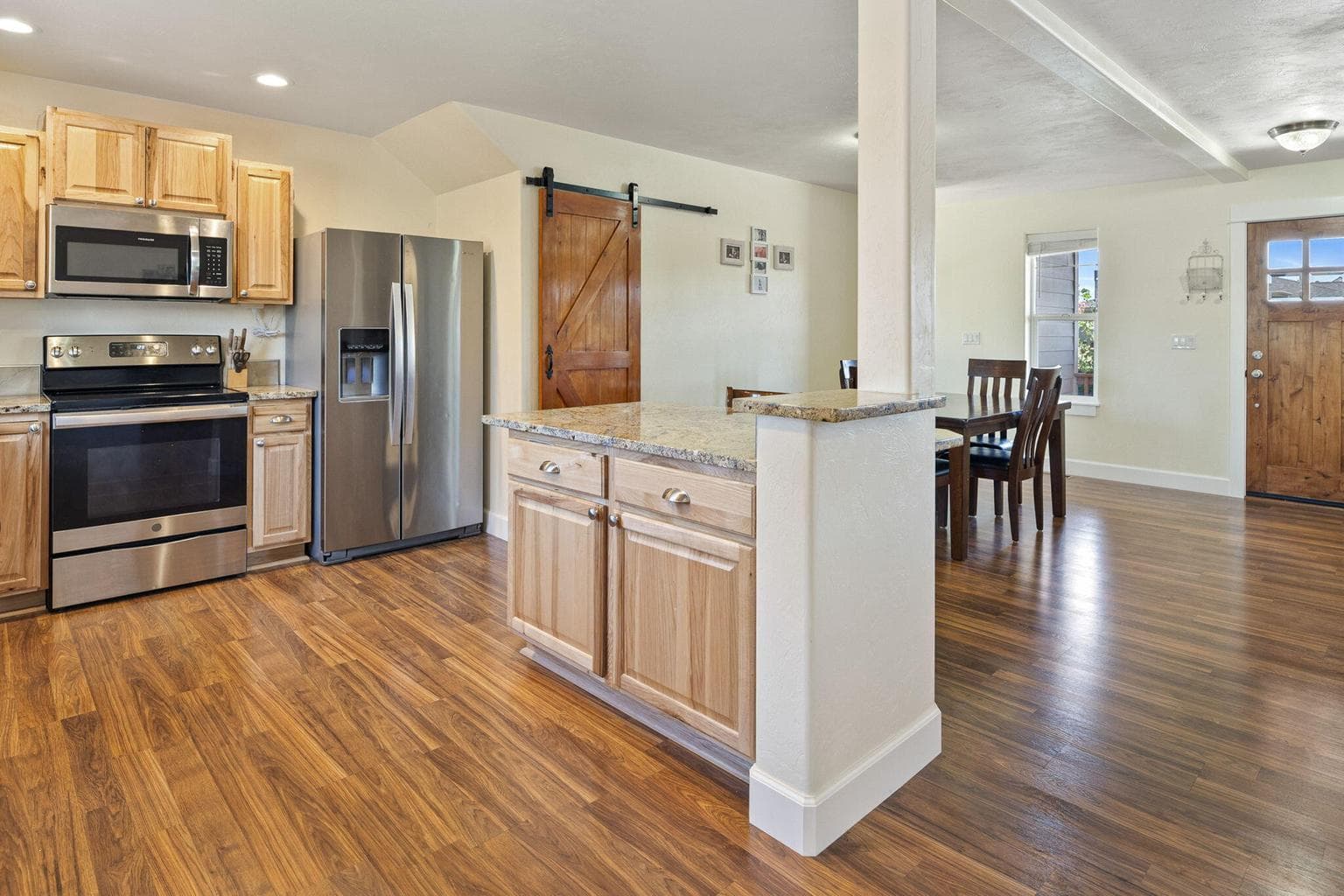 Photo of 685 NW Rimrock Drive 18 of 45