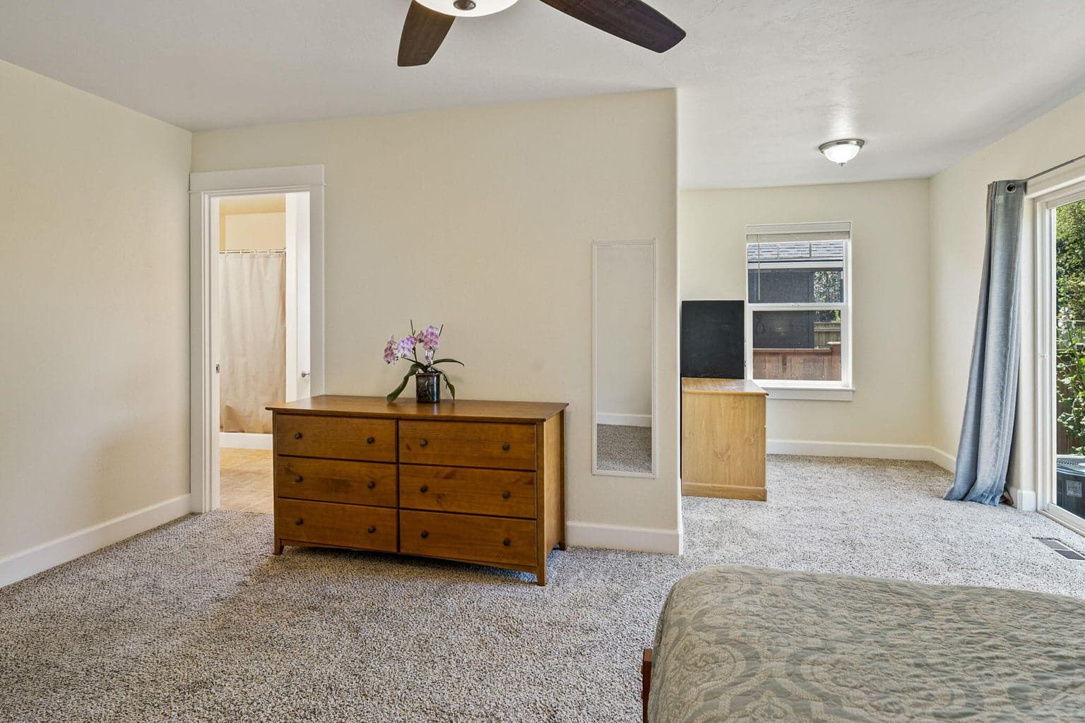 Photo of 685 NW Rimrock Drive 22 of 45