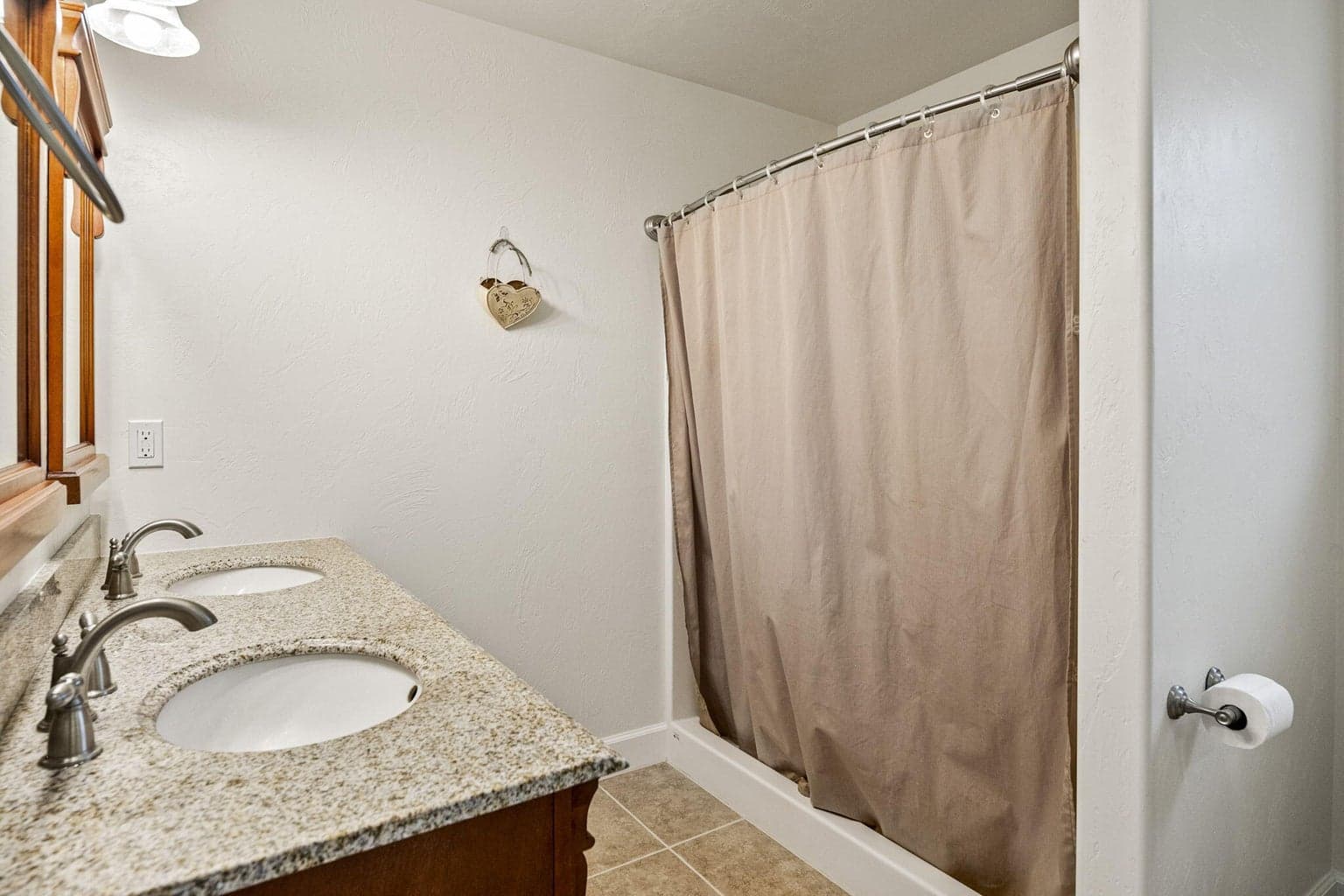 Photo of 685 NW Rimrock Drive 25 of 45