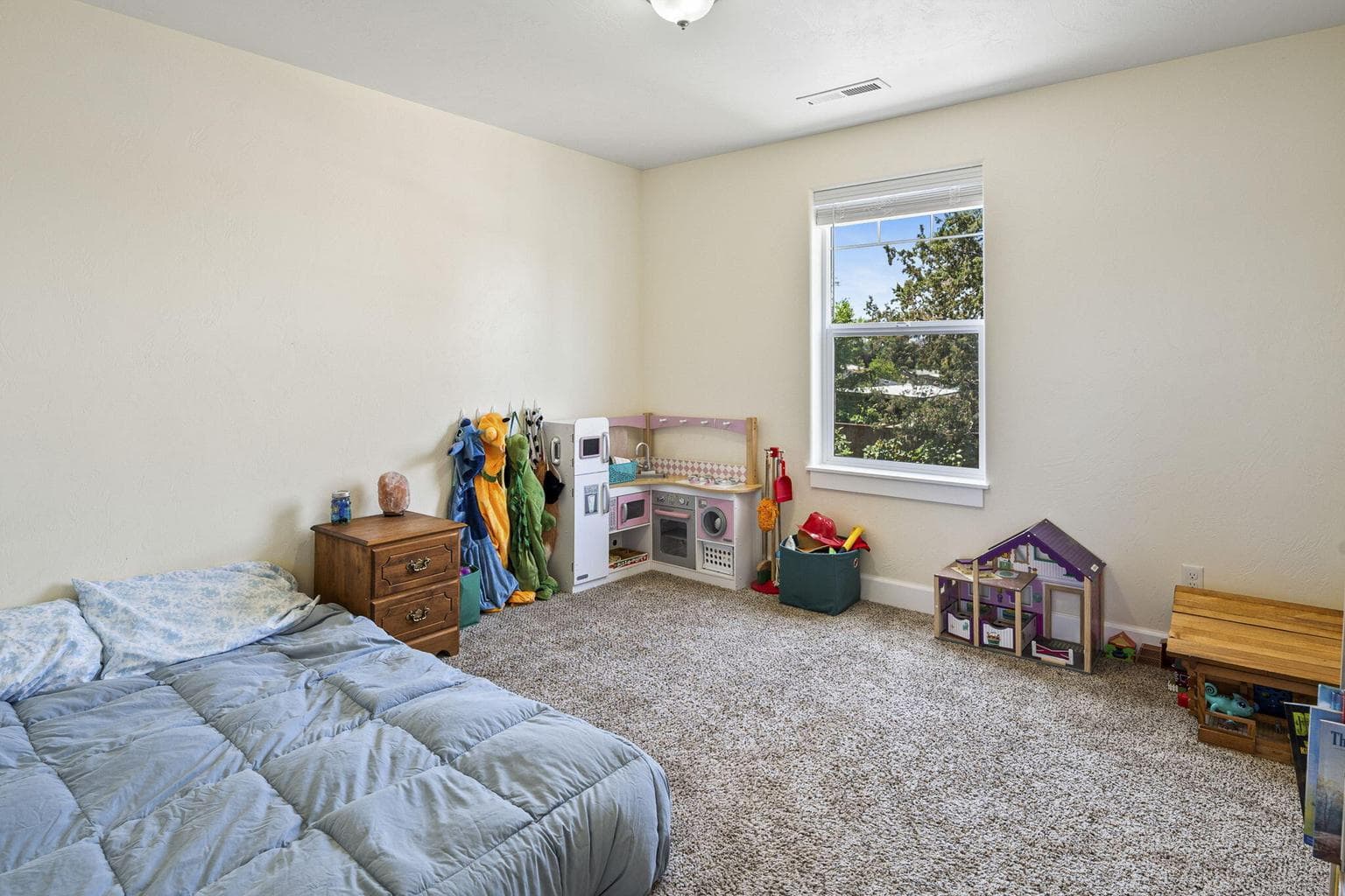 Photo of 685 NW Rimrock Drive 27 of 45