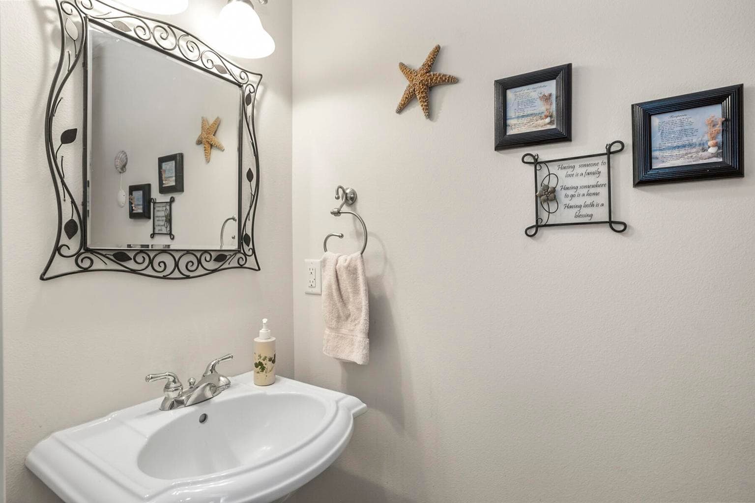 Photo of 3747 SW Xero Place 17 of 52