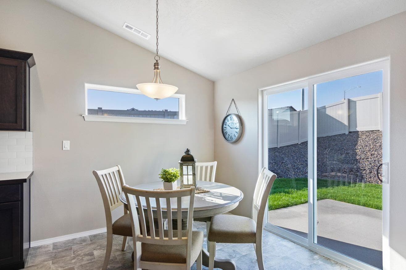 Photo of 3295 NW Canyon Drive 8 of 10