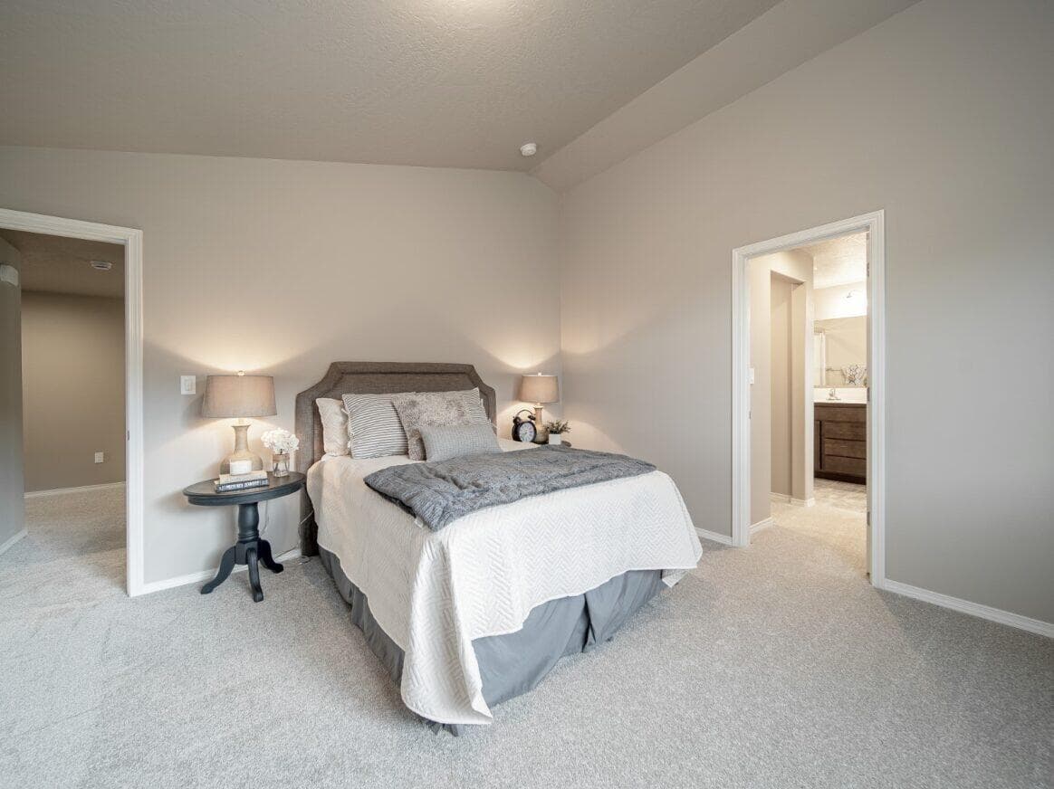 Photo of 3295 NW Canyon Drive 9 of 10