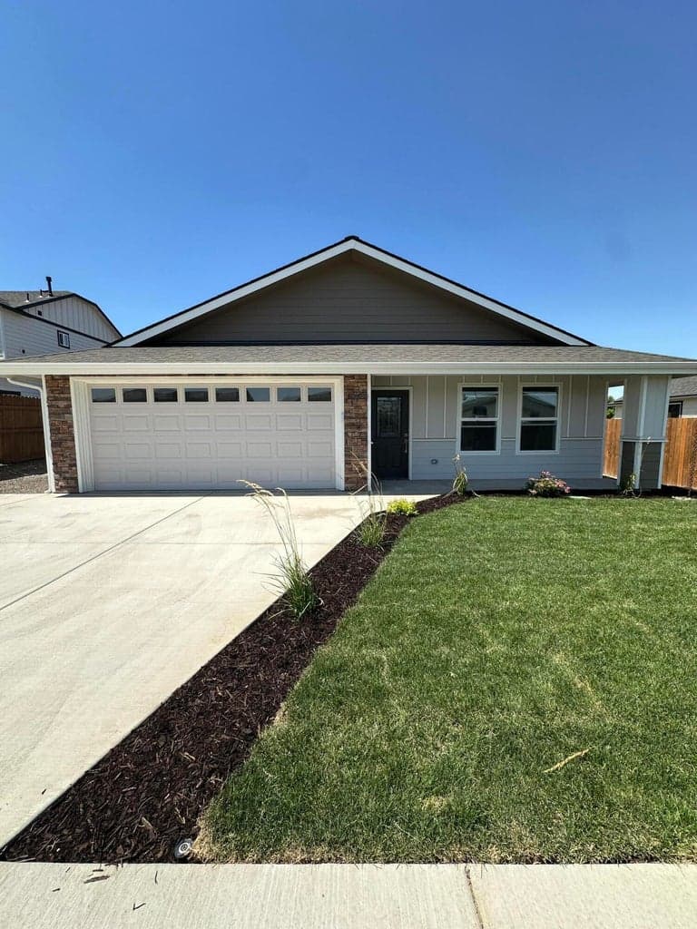 767 Posey, Madras, 97741