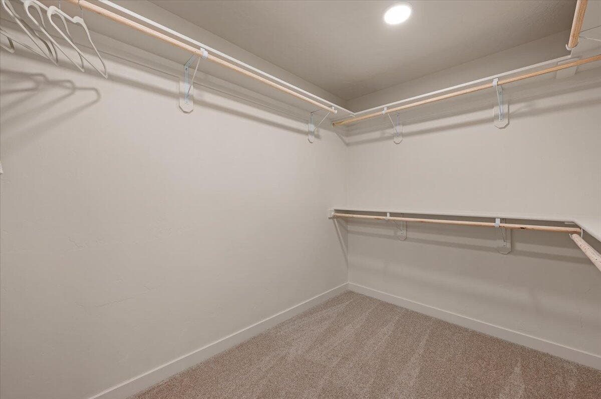 Photo of 659 NW Xavier Avenue 16 of 17