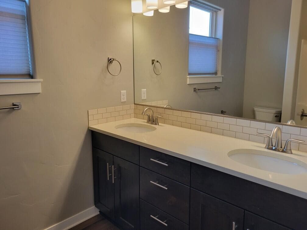 Photo of 1362 NE Wilshire Drive 12 of 28