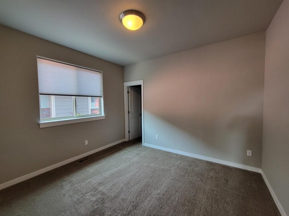Photo of 1362 NE Wilshire Drive 14 of 28