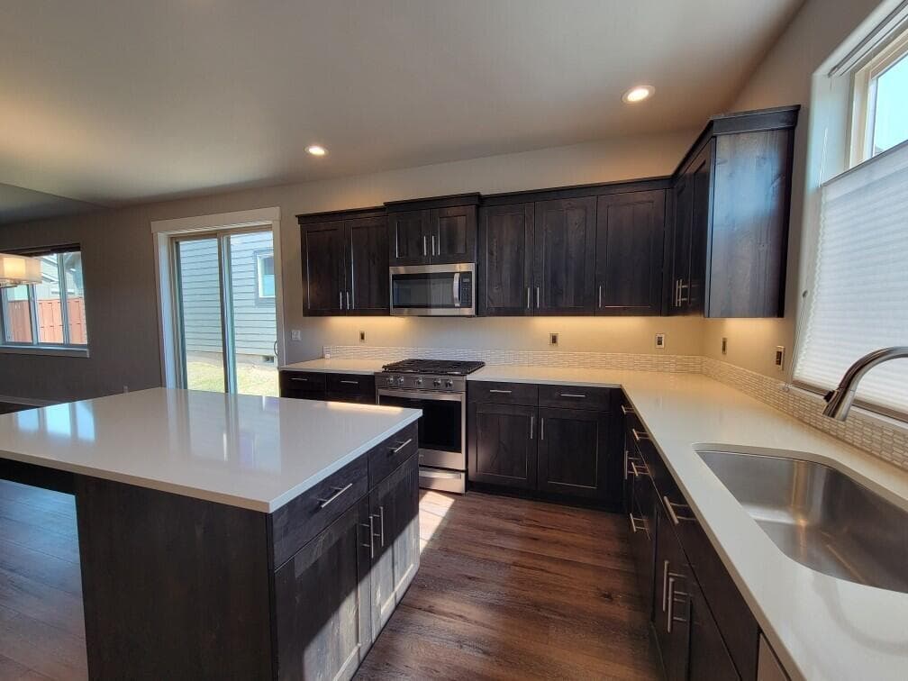Photo of 1362 NE Wilshire Drive 8 of 28