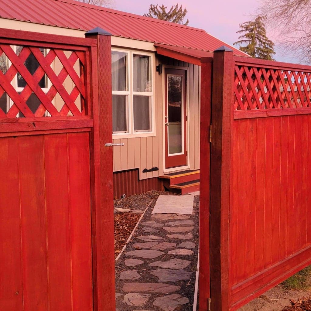 Entrance to accessary dwelling