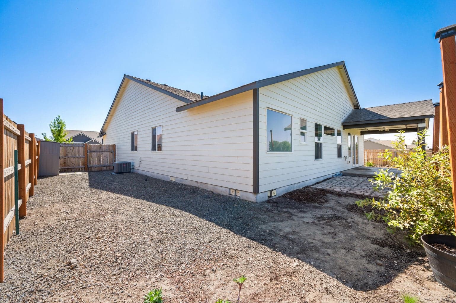 Photo of 1242 NW Golf Course Drive 39 of 44