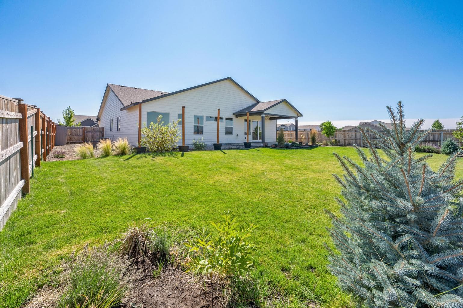 Photo of 1242 NW Golf Course Drive 40 of 44